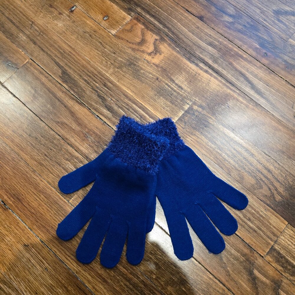 NWOT GLOVES WOMENS
